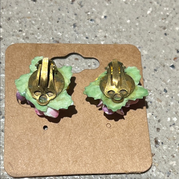 Vintage clip on Floral Pastel Earrings - Picture 2 of 3